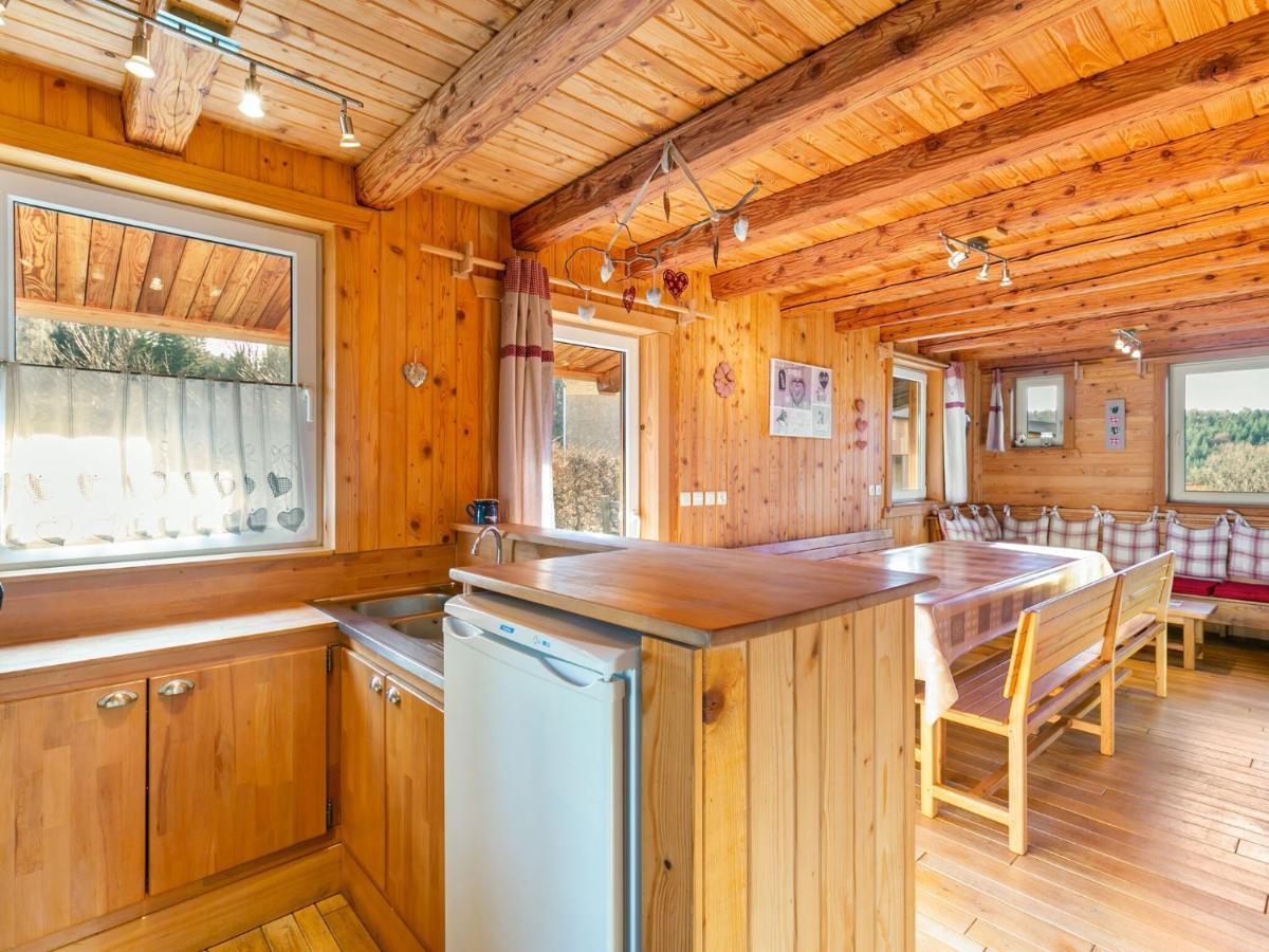 Quaint Chalet in Harreberg with Garden Exterior foto