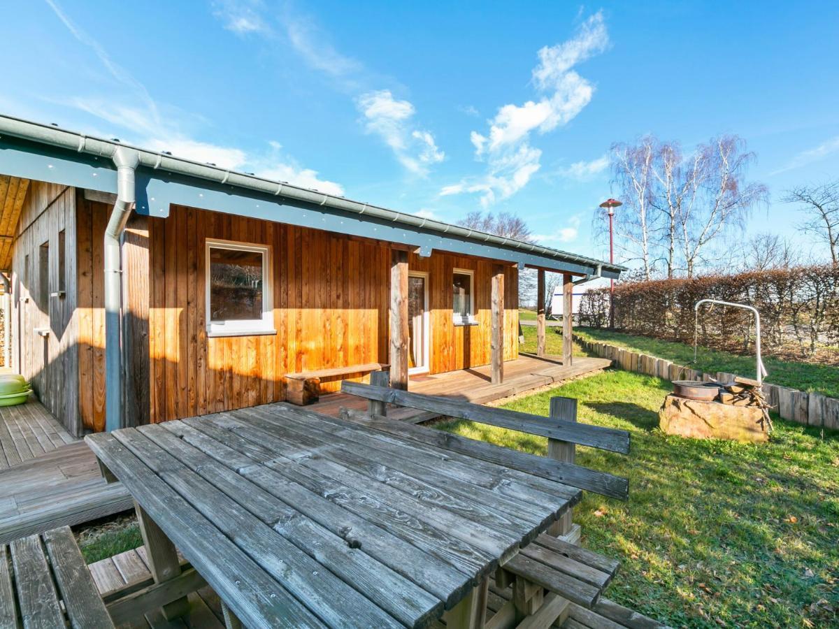 Quaint Chalet in Harreberg with Garden Exterior foto